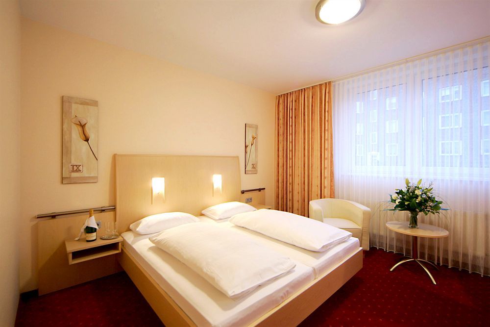 Heikotel - City Nord Hamburg Room photo